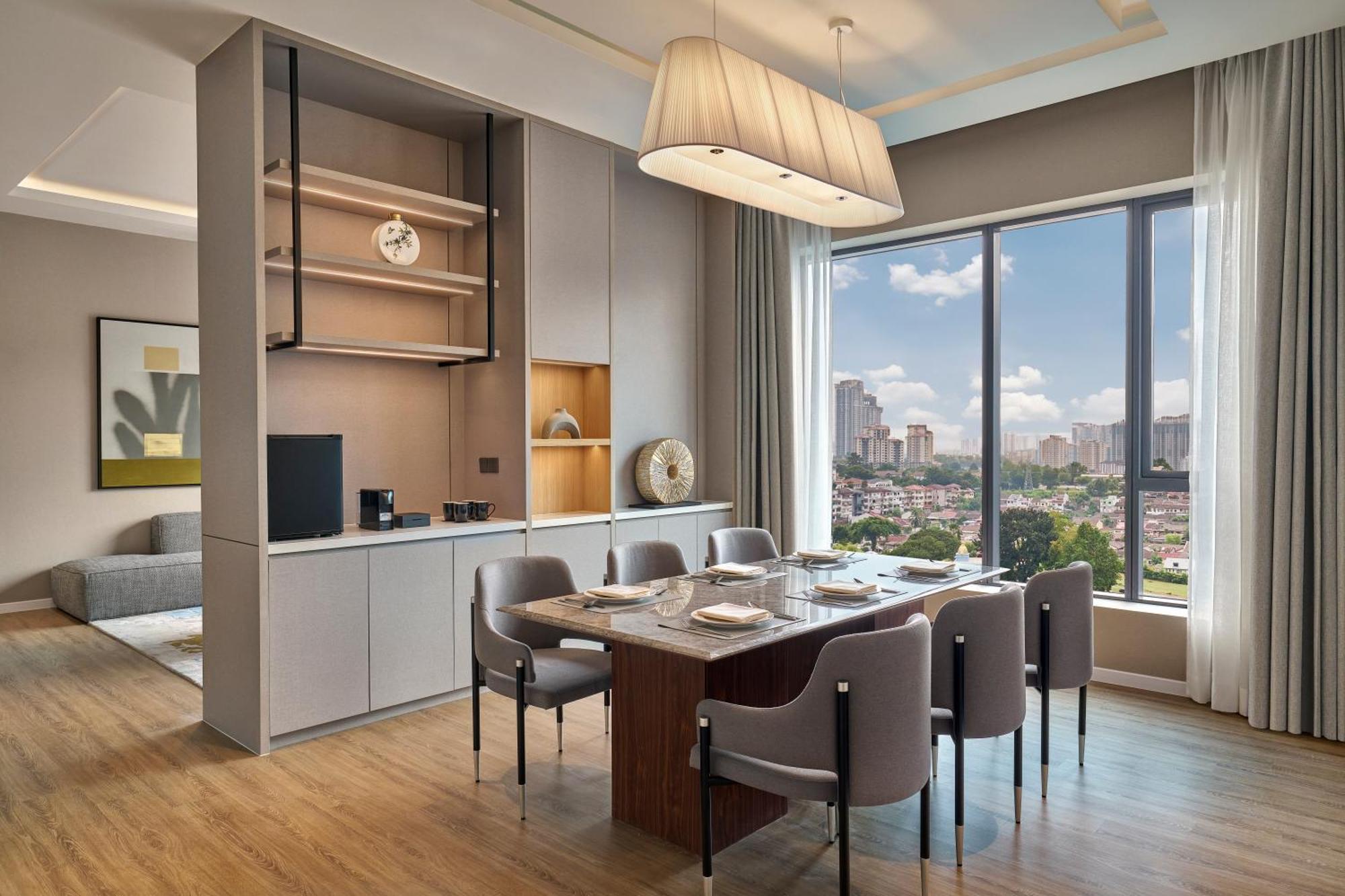 Courtyard By Marriott Kuala Lumpur South Hotel Buitenkant foto