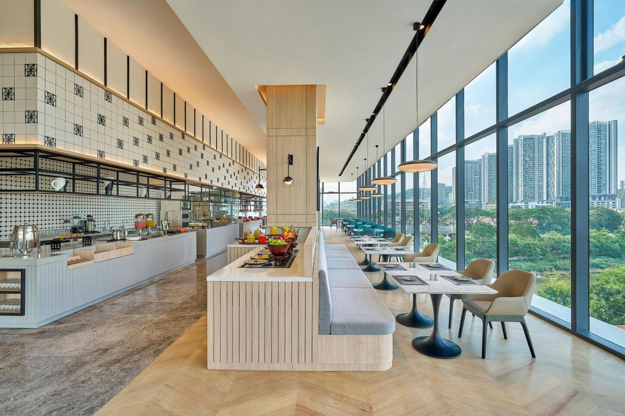 Courtyard By Marriott Kuala Lumpur South Hotel Buitenkant foto